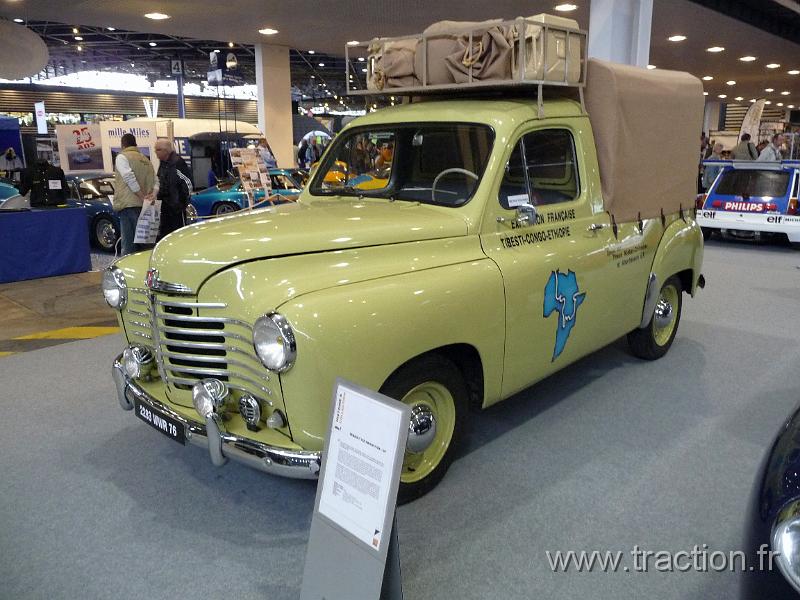 Epoquauto (15).JPG - 05/11/2010 - 69000 LYONƒPOQU'AUTO32�me Salon International Autos & Motos AnciennesRENAULT COLORALE FOURGON PICK-UP - 1952ImmatriculŽe : 2283 WWR 76